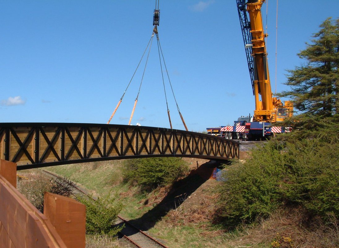 Modified pratt truss with Timber parapet infill - Amlwich - Ref 2233